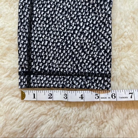 lululemon athletica Scatter Star Arctic Wunder Under III Crop sz 8 - Picture 8 of 8